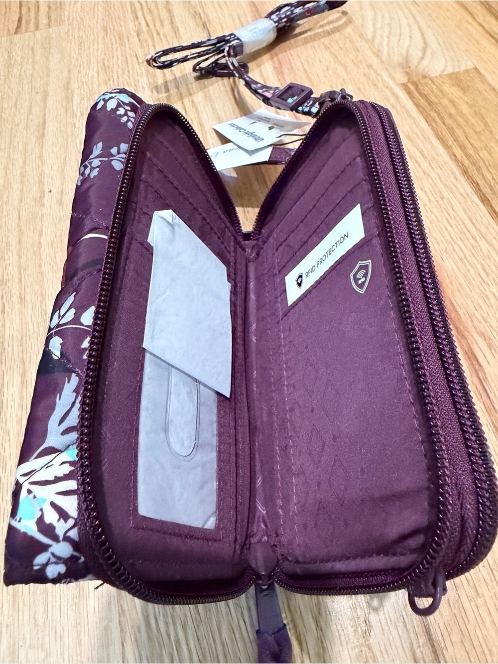 Vera Bradley pressed flowers ultralight RFID 3 in 1 Crossbody bag/wallet - Picture 3 of 10